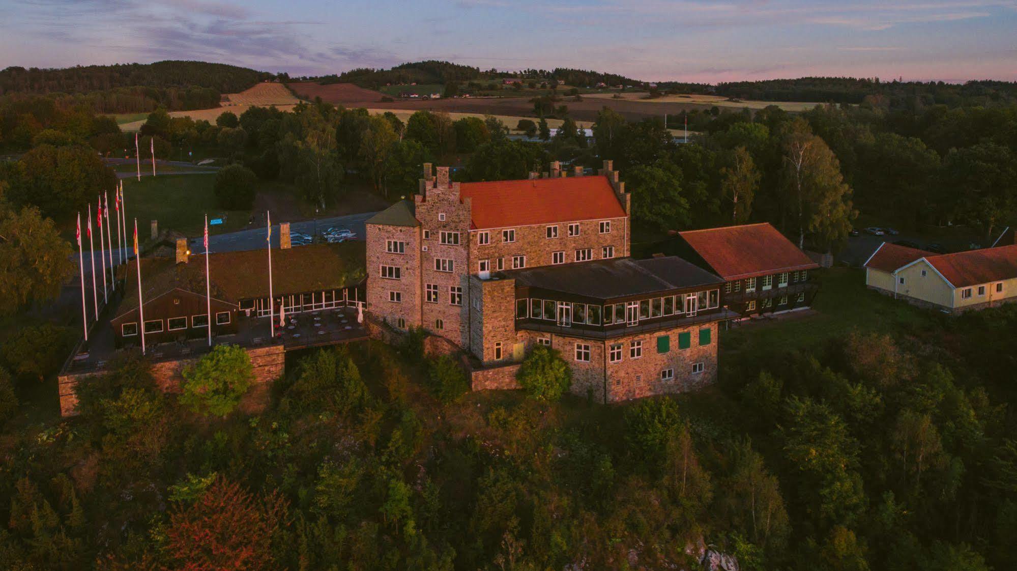 Hotel Gyllene Uttern Gränna エクステリア 写真